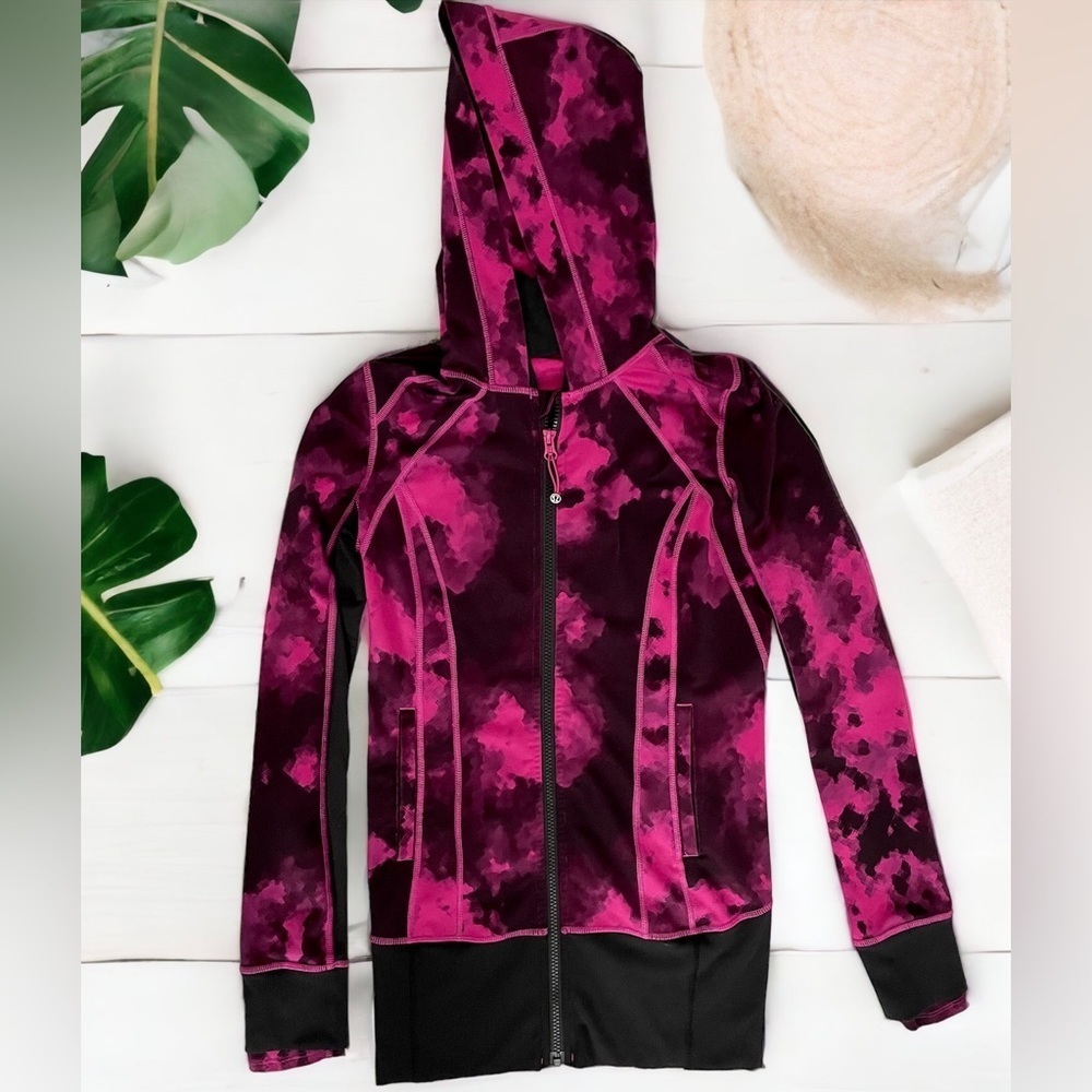Lululemon Daily Practice Jacket Blooming Pixie Raspberry Black / Black